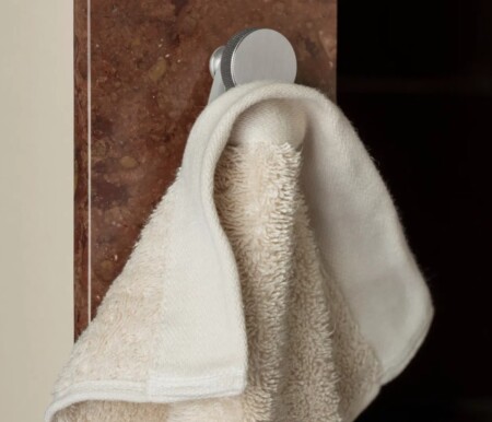 <p><span style="font-size: small;"><strong>BLOMUS Комплект от 2 бр. кръгли закачалки ROF - за стенен монтаж <br /></strong></span>• <strong>Размер(1 бр):</strong> Ø 3 х 2 см<br /><strong>• Могат да се използват и като мебелна дръжка</strong><br /><strong>• Цвят:</strong> матирана стомана<br /> • <strong>Материал:</strong> метал<br />• <strong>Производител: </strong>BLOMUS, Германия <br /> <em><strong>DESIGN: Studio Blomus</strong></em></p><br />Марка: BLOMUS <br />Модел: BLOMUS 66882<br />Доставка: 2-4 работни дни<br />Гаранция: 2 години