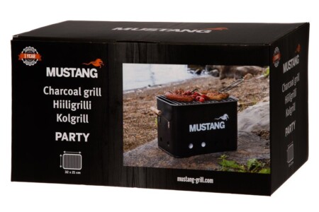 <p><strong>MUSTANG Барбекю на дървени въглища “Party“</strong><br /><strong>• Материал: </strong>стомана<strong><br />• Да се използва върху топлоустойчива повърхност<br /></strong><strong>• Размер на решетката за готвене:</strong><span> 32 х 21 см.<br /></span><strong>• Размери:</strong><span> 43 х 22 х 21 см.<br /><strong>• Тегло:</strong> 1,98 кг.</span><br /><strong>Производител: Tammer Brands/ Финландия</strong></p><br />Марка: MUSTANG <br />Модел: TB MUS 635190<br />Доставка: 2-4 работни дни<br />Гаранция: 2 години