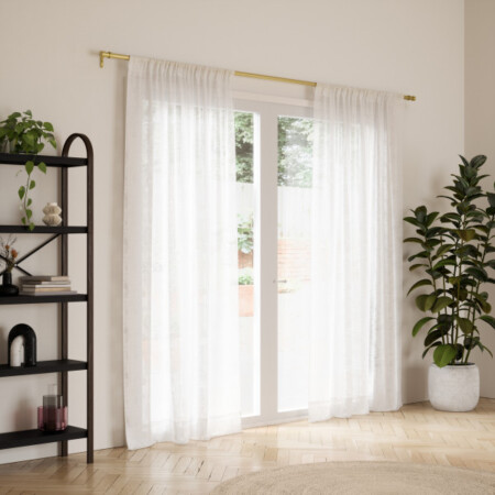 <p><strong>UMBRA Корниз “CAPPA“ - цвят злато - размер 167-304 см.</strong><br /><span><strong>• </strong></span><strong>Цвят:</strong><span> злато</span><br /><strong>• Закачане на стена (включени елементи)<br />• Тегло: </strong><span>1,200 кг.<br /><strong>• Разтегателен от 167 до 304 см.</strong></span><strong><br />• Диаметър: </strong><span>1,9 см.</span><span><br />• <strong>Размер на опаковката:</strong>  125 х 7 х 8 см. </span><br /><span>• </span><strong>Материал: </strong><span> стомана</span><br /><strong>• </strong><strong>Производител: UMBRA / Канада</strong><br /><em><strong>DESIGN: UMBRA STUDIO</strong></em></p><br />Марка: Umbra HK Limited <br />Модел: UMBRA 1021410-240<br />Доставка: 2-4 работни дни<br />Гаранция: 2 години