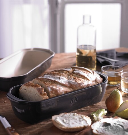 <p><span style="color: #000000;"><strong>EMILE HENRY Керамична форма за печене на хляб "LARGE BREAD LOAF BAKER"</strong></span><br /><span style="color: #000000;">• <strong>Ръчно изработена от 100% естествени материали<br />• Устойчива на температури: </strong>- 20º С до + 270º С<strong><br />• Равномерно разпределение на топлината<br />• Задържа топлината на ястието по-дълго от обикновените съдове<br />• Висока устойчивост на надраскване <br /></strong>• </span><strong><span style="color: #000000;">Материал:</span>  <span style="color: #ff0000;">HR® Ceramic (High Resistance) <span style="color: #000000;">/ Високо устойчива керамика / </span><br /><span style="color: #000000;">• Без съдържание на олово, кадмий и никел</span><span style="color: #000000;"> <br />• Външен размер вкл.дръжките:</span></span></strong><span style="color: #ff0000;"><span style="color: #000000;"> 39 х 16,5 х 15 см </span></span><strong><span style="color: #ff0000;"><span style="color: #000000;"><br />• Вътрешен размер: </span></span></strong><span style="color: #ff0000;"><span style="color: #000000;">33,5 х 13 х 14 см</span></span><span style="color: #ff0000;"><span style="color: #000000;"><br />• <strong>Размер на опаковката:</strong> 43 х 17,5 х 18 см (ДхШхВ)<br /><strong>• Тегло: </strong>3 кг<br />• <strong>Тегло с опаковката: </strong>3,59 кг</span></span><span style="color: #ff0000;"><br /></span><span style="color: #ff0000;"><span style="color: #000000;"><strong>• Вместимост:</strong> 4,5 литра<br /></span><span style="color: #000000;">• <strong>Цвят: </strong>трюфел<br /></span><span style="color: #000000;">• <strong>Подходяща за: </strong>фурна / микровълнова фурна / фризер / съдомиялна машина</span><br /><strong><span style="color: #000000;">Производител: EMILE HENRY / Франция</span></strong></span></p><br />Марка: Emile Henry <br />Модел: EH 5503-71<br />Доставка: 2-4 работни дни<br />Гаранция: 2 години