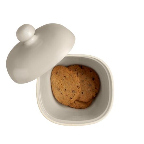 <p><span style="color: #000000;"><strong>EMILE HENRY Канистер за бисквити "COOKIE JAR"</strong></span><br /><span style="color: #000000;">• <strong>Ръчно изработена от 100% естествени материали<br />• Устойчива на температури: </strong>- 20º С до + 270º С<strong><br />• Висока устойчивост на надраскване <br /></strong>• </span><strong><span style="color: #000000;">Материал: </span> <span style="color: #ff0000;">HR® Ceramic (High Resistance) <span style="color: #000000;">/</span></span></strong><span style="color: #ff0000;"><span style="color: #000000;"> Високо устойчива керамика</span></span><strong><span style="color: #ff0000;"><span style="color: #000000;"> / </span><br /><span style="color: #000000;">• Без съдържание на олово, кадмий и никел</span><br /><span style="color: #000000;">• Външен размер вкл.дръжките: </span></span></strong><span style="color: #ff0000;"><span style="color: #000000;">21 х 19 х 25 см</span></span><span style="color: #ff0000;"><br /><strong><span style="color: #000000;">• Вътрешен размер: </span></strong><span style="color: #000000;">18 х 16 х 13 см<br /></span></span><span style="color: #ff0000;"><span style="color: #000000;">• <strong>Вместимост:</strong> 2,45 литра</span><br /><span style="color: #000000;"><strong>• Тегло: </strong>2,68 кг</span><br /><span style="color: #000000;">• <strong>Цвят: </strong>екрю<br /><strong>• Размер на опаковката: </strong>21,5 х 21,5 х 21 см<br /><strong> • Тегло с опаковката: </strong>3,07 кг</span><br /><span style="color: #000000;">• <strong>Подходящ за: </strong>съдомиялна машина</span><br /><strong><span style="color: #000000;">Производител: EMILE HENRY / Франция</span></strong></span></p><br />Марка: Emile Henry <br />Модел: EH 8755-02<br />Доставка: 2-4 работни дни<br />Гаранция: 2 години