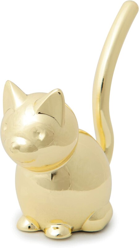 <p><strong>UMBRA Поставка за пръстени “ZOOLA CAT“ - коте - цвят месинг</strong><br /><strong>• Цвят: </strong>Месинг<br /><strong>• Размери: </strong>4,4 х 3,8 х 7,6 см<br /><strong>• Материал: </strong>Метал<br /><strong>Производител: UMBRA / Канада<br /></strong><strong><em>Design: Umbra Studio</em></strong></p><br />Марка: Umbra HK Limited <br />Модел: UMBRA 299212-104<br />Доставка: 2-4 работни дни<br />Гаранция: 2 години