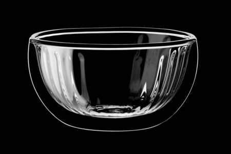 <p><strong>MAKU Комплект от 2бр оребрени двустенни купи - Ø10 см.</strong><br /><strong>• Материал:</strong><span> боросиликатно стъкло<br /><strong>• С двойни стени, вътрешната е оребрена<br />• Размер на 1 бр купичка: </strong>Ø 10 см<strong><br />• Вместимост на 1 бр купичка: </strong>220 мл</span><br /><strong>• Размери на опаковката:</strong><span> 22 х 11,5 х 7 см.<br /></span><strong>• Тегло: </strong><span>0,230 кг.<br /><strong>• Не са подходящи за микровълнова фурна</strong><br /><strong>• Не са подходящи за съдомиялна машина<br /></strong></span><strong>Производител: Tammer Brands/ Финландия</strong></p><br />Марка: MAKU <br />Модел: TB MAKU 651953<br />Доставка: 2-4 работни дни<br />Гаранция: 2 години