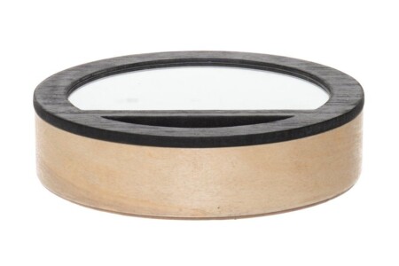 <p><strong><span>4LIVING Кутия за бижута и аксесоари с огледало </span></strong><br />• <strong>Материал: </strong>MDF, огледало<br />• <strong>Размери: </strong>20 x 20 x 5 см<br />• <strong>Тегло: </strong>0.410 кг<br />• <strong>Цвят:</strong> 'черен / дърво<br /><strong>Производител: Tammer Brands/ Финландия</strong></p><br />Марка: 4LIVING <br />Модел: TB 4Living 618006<br />Доставка: 2-4 работни дни<br />Гаранция: 2 години