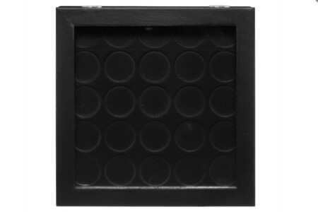 <p><strong>4Living Кутия за кафе капсули със стъклен капак </strong><br /><strong>• Материал:</strong><span> дърво, стъкло</span><br /><strong>• Размери: </strong>24 х 24 х<span> 5,5 см.</span><br /><strong>• За 25 бр капсули (тип NESPRESO)</strong><br /><strong>• Тегло:</strong><span> 0,69 кг.</span><br /><strong>Производител: Tammer Brands/ Финландия</strong></p><br />Марка: 4LIVING <br />Модел: TB 4Living 623469<br />Доставка: 2-4 работни дни<br />Гаранция: 2 години