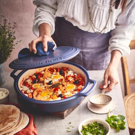 <p><span style="font-size: medium;"><strong>EMILE HENRY Керамична  плитка тенджера с капак “Sublime“ Ø 38см </strong></span><br /><span>• </span><strong>Ръчно изработена от 100% естествени материали<br />• Устойчива на температури: </strong><span>- 20ºС до + 290ºС</span><strong><br />• Равномерно разпределение на топлината<br />• Задържа топлината на ястието по-дълго от обикновените съдове<br />• Висока устойчивост на надраскване <br /></strong><span>• </span><strong>Материал: <span style="color: #ff0000;">Flame® ceramic</span></strong><span> /керамика/</span><br /><span>• </span><strong>Без съдържание на олово, кадмий и никел</strong><br /><span>• </span><strong>Размери:</strong><span> 38 х 33 х 135 см (ДхШхВ)</span><br /><span>• </span><strong>Вместимост:</strong><span> 3,2 л</span><br /><span>• </span><strong>Размери на опаковката:</strong><span> 44 х 38,5 х 22 см (ДхШхВ)</span><br /><span>• </span><strong>Тегло с опаковката:</strong><span> 5 кг</span><br /><span>• </span><strong>Цвят:</strong><span> екрю</span><br /><strong>• Подходяща за: </strong><span>газови, електрически, керамични и халогенни котлони </span><br /><strong>• Подходяща за: </strong><span>фурна / микровълнова фурна / фризер / съдомиялна машина</span><br /><strong>Производител: EMILE HENRY / Франция</strong></p><br />Марка: Emile Henry <br />Модел: EH 4793-56<br />Доставка: 2-4 работни дни<br />Гаранция: 2 години