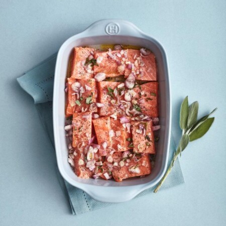 <p><span style="color: #000000;"><strong>EMILE HENRY Керамична правоъгълна тава за печене "SMALL RECTANGULAR OVEN DISH"</strong></span><br /><span style="color: #000000;">• <strong>Ръчно изработена от 100% естествени материали<br />• Устойчива на температури: </strong>- 20º С до + 270º С<strong><br />• Равномерно разпределение на топлината<br />• Задържа топлината на ястието по-дълго от обикновените съдове<br />• Висока устойчивост на надраскване <br /></strong>• </span><strong><span style="color: #000000;">Материал: </span> <span style="color: #ff0000;">HR® Ceramic (High Resistance) <span style="color: #000000;">/</span></span></strong><span style="color: #ff0000;"><span style="color: #000000;"> Високо устойчива керамика</span></span><strong><span style="color: #ff0000;"><span style="color: #000000;"> / </span><br />• <span style="color: #000000;">Без съдържание на олово, кадмий и никел</span><br /><span style="color: #000000;">• Външен размер вкл.дръжките: </span></span></strong><span style="color: #ff0000;"><span style="color: #000000;">30 х 19 х 7 см</span></span><span style="color: #ff0000;"><br /><strong><span style="color: #000000;">• Вътрешен размер: </span></strong><span style="color: #000000;">24,5 х 17 х 6,5 см<br /></span></span><span style="color: #ff0000;"><span style="color: #000000;">• <strong>Вместимост:</strong> 1,55 литра</span><br /><span style="color: #000000;"><strong>• Тегло: </strong>1,19 кг<br /><strong>• Брой порции:</strong> 2 </span><br /><span style="color: #000000;">• <strong>Цвят: </strong>светло сив<br /></span><span style="color: #000000;">• <strong>Подходяща за: </strong>фурна / микровълнова фурна / фризер / съдомиялна машина</span><br /><strong><span style="color: #000000;">Производител: EMILE HENRY / Франция</span></strong></span></p><br />Марка: Emile Henry <br />Модел: EH 9650-01<br />Доставка: 2-4 работни дни<br />Гаранция: 2 години