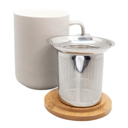 <p><strong>Nerthus Керамична чаша за чай със стоманен филтър и бамбуков капак - 375 мл - сива</strong><br /><strong>• Размери: </strong><span>8,5 х 8,5 х 12 см.</span><br /><span><strong>• Материал:</strong> Керамика, стомана, бамбук<br /><strong>• Вместимост:</strong> 0,375 мл.<br /></span><span><strong>• Цвят:</strong> Сив</span><br /><strong>Производител: Vin Bouquet, Испания</strong></p><br />Марка: Vin Bouquet <br />Модел: VB FIH 1568<br />Доставка: 2-4 работни дни<br />Гаранция: 2 години