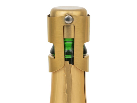 <p><strong>LEOPOLD VIENNA Тапа за шампанско “Arinto“ </strong><br /><strong>• Материал: </strong>златиста <span>неръждаема стомана<br /></span><strong>• Тегло:</strong><span> 0,077 кг.<br /><strong>• Размери: </strong>3 х 3 х 5,6 см<br /></span><strong>• Бранд:</strong><span> LEOPOLD VIENNA </span><br /><strong>Производител: Bredemeijer Group / Нидерландия</strong></p><br />Марка: Bredemaijer Group <br />Модел: LV 233007<br />Доставка: 2-4 работни дни<br />Гаранция: 2 години