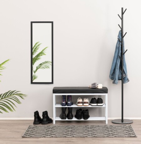 <p><strong>4LIVING Закачалка за дрехи - 170 см. - черна</strong><br /><strong>• Материал: </strong><span>желязо, каменен прах</span><br /><strong>• Размери: </strong><span>31,5</span><span> х 31,5 х 170 см.<br /><strong>• Максимално натоварване на една кука</strong>: 1 кг.<br /><strong>• Максимално натоварване на закачалката:</strong> 8 кг. </span><br /><strong>• Цвят: </strong><span>черен</span><br /><strong>• Тегло:</strong><span> 3,92 кг</span><br /><strong>Производител: Tammer Brands/ Финландия</strong></p><br />Марка: 4LIVING <br />Модел: TB 4Living 629604<br />Доставка: 2-4 работни дни<br />Гаранция: 2 години