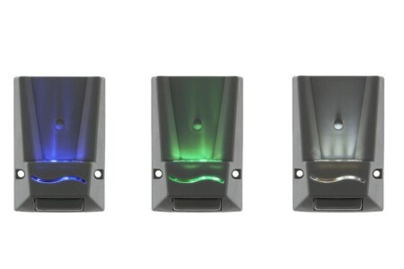 <p><strong>FINNLUMOR Соларен аплик</strong><br /><strong>• Размери:</strong><span> 8,1</span><span> х 12 x 5,5 см.<br /><strong>• Тегло: </strong>0,150 кг.<br /><span><strong>• Соларен панел<br />• Акумулаторна батерия: </strong>1,2V; 600 mAh, NI-MH <br /><strong>• Соларен панел: </strong>2V, 80 mA</span><span><span><strong><br /><strong>• 3 цвята</strong></strong></span></span></span><br /><strong>Производител: Tammer Brands/ Финландия</strong></p><br />Марка: FINNLUMOR <br />Модел: TB Finnlumor 610533<br />Доставка: 2-4 работни дни<br />Гаранция: 2 години