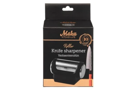<p><strong>MAKU Ролково двойно точило за ножове</strong><br /><strong>• Материал:</strong><span> ABS, стомана, промишлен диамант, керамика <br /></span><strong>• Размери:</strong><span> 13,4 х 10 х 8,7 см.<br /></span><strong>• Тегло: </strong><span>0,750 кг.<br /><strong>•</strong></span><strong> Размери на опаковката:</strong><span> 12 х 11 х 19 см.<br /></span><strong>• Тегло: </strong><span>0,840 кг.<br /><strong>• Ъгли на заточване:</strong> 15°, 18°, 20°, 25°</span><br /><strong>Производител: Tammer Brands/ Финландия</strong></p><br />Марка: MAKU <br />Модел: TB MAKU 650980<br />Доставка: 2-4 работни дни<br />Гаранция: 2 години