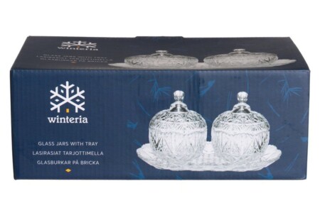 <p><strong>WINTERIA Сет от два стъклени канистъра с капак и поднос</strong><br /><strong>• Материал:</strong><span> стъкло</span><br /><strong>• Размери:</strong><span> 26,5 х 17,5 х 10 см.<br /></span><strong>• Тегло: </strong><span>1,52 кг.<br /><strong>• Комплектът съдържа:<br /></strong> - 2 бр. канистери с капаци<br /> - 1 бр. поднос<br /><strong>• Подходящи за съдомиялна машина<br /></strong></span><strong>Производител: Tammer Brands/ Финландия</strong></p><br />Марка: WINTERIA <br />Модел: TB Winteria 630281<br />Доставка: 2-4 работни дни<br />Гаранция: 2 години