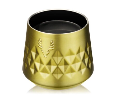 <p><strong>VISKI Термочаша (без капак) с вакуумна изолация и керамично покритие “PARAGON“ - 237 мл. - цвят злато</strong><br /><strong>• Материал: </strong><span>неръждаема стомана</span><br /><strong>• Керамично покритие във вътрешността<br />• Двойни стени с вакуумна изолация</strong><br /><strong>• Размер:</strong><span> 10 х 10 х 7,6 см</span><br /><strong>• Тегло: </strong><span>0,130 кг.<br /><strong>• Цвят:</strong> злато</span><br /><strong>• Вместимост: </strong><span>237 мл</span><br /><strong>• Само ръчно измиване</strong><span><br /></span><strong>Производител:</strong><span> Viski® / САЩ</span></p><br />Марка: TRUEBRANDS <br />Модел: VISKI 11583<br />Доставка: 2-4 работни дни<br />Гаранция: 2 години