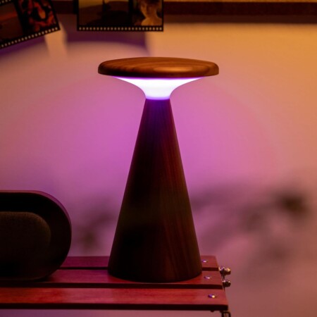 <p><strong>GINGKO Дървена смарт лампа “Sylva“,размер M - орех</strong><br /><strong>• Материал</strong>: Орехова дървесина, акрил<br /><strong>• SMART TOUCH: </strong>функция за докосване на превключвателя за включване и изключване на светлината и регулиране на настройката на светлината <br /><strong>• Литиево-йонна батерия</strong> 800mAh <br /><strong>• Време за зареждане:</strong> 4 часа <br /><strong>• Време за работа:</strong> 15 часа <br /><strong>• Светлина: </strong>LED, топла и RGB <br /><strong>• Размери:</strong> 6 x 14 см <br /><strong>• Тегло:</strong> 70 гр <br /><strong>• Цветна температура:</strong> 2900K~3100K <br /><strong>• Източник на светлина:</strong> 1,6W</p><br />Марка: Gingko Design <br />Модел: Gingko G056M-WT<br />Доставка: 2-4 работни дни<br />Гаранция: 2 години