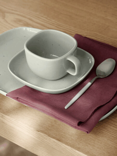 <p><strong>BLOMUS Комплект от 2 бр. чаши за кафе - VAHLO - цвят светло-сив (Mirage Grey)</strong><br /><strong>• Ръчна изработка<br />• В комплекта:</strong><span> 2 бр чаши + 2 бр чинийки</span><br /><strong>• Цвят:</strong><span> светло-сив (Mirage Grey)</span><br /><strong>• Размер на 1 бр. чаша:</strong><span> 9 х 9 х 6 см.<br /><strong>• Размер на 1 бр. чинийка:</strong> 14 х 14 х 1,5 см<br /><strong>• Вместимост на 1 бр. чаша:</strong> 200 мл</span><br /><strong>• Материал:</strong><span> керамика</span><br /><strong>• Подходящи за микровълнова фурна</strong><br /><strong>• Подходящи за съдомиялна машина</strong><br /><strong>Производител: BLOMUS / Германия<br /><em>DESIGN: <span>Sebastian Herkner</span></em></strong></p><br />Марка: BLOMUS <br />Модел: BLOMUS 64760<br />Доставка: 2-4 работни дни<br />Гаранция: 2 години