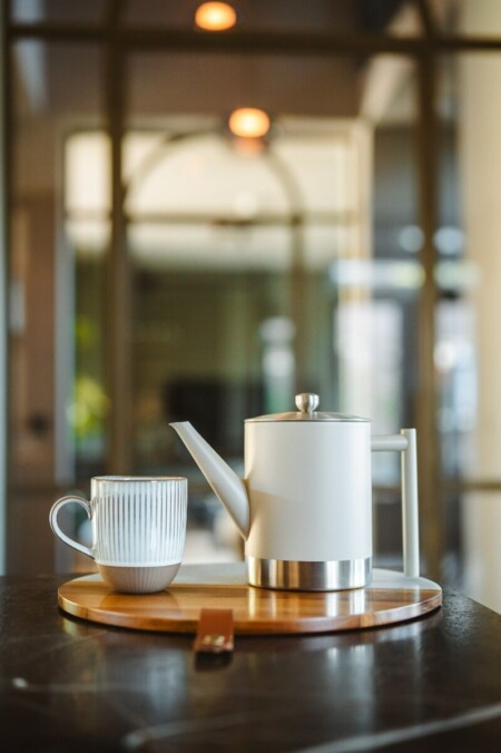 <p><strong>BREDEMEIJER Сет от 2 керамични чаши за чай &ldquo;Ingo&ldquo; - 450 мл.</strong><br /><strong>&bull; Размери:</strong><span>&nbsp;8,5 х 11,5 х 10 см.&nbsp;</span><br /><span>&bull;&nbsp;</span><strong>Вместимост на 1 чаша:</strong><span>&nbsp;450 мл.</span><br /><strong>&bull; Цвят:&nbsp;</strong><span>бял / кафяв</span><br /><strong>&bull; Материал:&nbsp;</strong><span>керамика</span><br /><span>&bull;&nbsp;</span><strong>Тегло с опаковка:&nbsp;</strong><span>0,927 кг.</span><br /><span>&bull;&nbsp;</span><strong>Подходящи за миене в съдомиялна машина (без подложките)</strong><br /><span>&bull;</span><strong>&nbsp;Бранд: BREDEMEIJER</strong><br /><strong>Производител: Bredemeijer Group / Нидерландия&nbsp;</strong></p><br />Марка: Bredemaijer Group <br />Модел: BR 147081<br />Доставка: 2-4 работни дни<br />Гаранция: 2 години