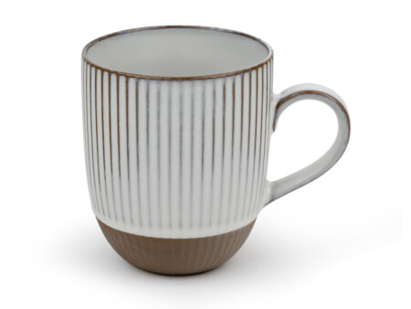 <p><strong>BREDEMEIJER Сет от 2 керамични чаши за чай &ldquo;Ingo&ldquo; - 450 мл.</strong><br /><strong>&bull; Размери:</strong><span>&nbsp;8,5 х 11,5 х 10 см.&nbsp;</span><br /><span>&bull;&nbsp;</span><strong>Вместимост на 1 чаша:</strong><span>&nbsp;450 мл.</span><br /><strong>&bull; Цвят:&nbsp;</strong><span>бял / кафяв</span><br /><strong>&bull; Материал:&nbsp;</strong><span>керамика</span><br /><span>&bull;&nbsp;</span><strong>Тегло с опаковка:&nbsp;</strong><span>0,927 кг.</span><br /><span>&bull;&nbsp;</span><strong>Подходящи за миене в съдомиялна машина (без подложките)</strong><br /><span>&bull;</span><strong>&nbsp;Бранд: BREDEMEIJER</strong><br /><strong>Производител: Bredemeijer Group / Нидерландия&nbsp;</strong></p><br />Марка: Bredemaijer Group <br />Модел: BR 147081<br />Доставка: 2-4 работни дни<br />Гаранция: 2 години