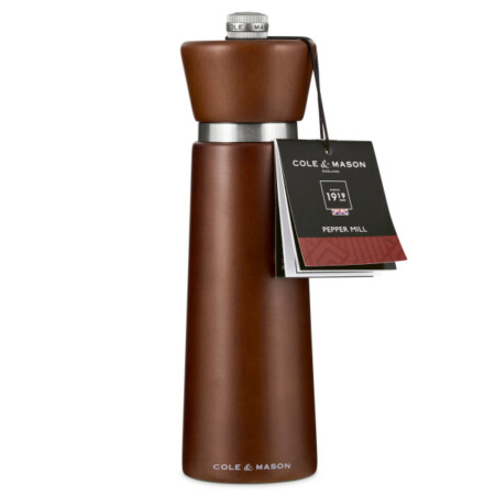 <p><strong>COLE & MASON Мелничка за пипер &ldquo;MILLBANK&ldquo; - 18 см. - цвят кестен</strong><br /><strong>&bull; Диаметър:&nbsp;</strong>&Oslash; 5,5 см.<br /><strong>&bull;&nbsp;Височина:</strong>&nbsp;18 см.<br /><strong>&bull; Тегло с опаковката:</strong>&nbsp;0,230 кг.&nbsp;<br /><strong>&bull;&nbsp;Материал:</strong>&nbsp;Буково дърво, стомана, керамика<br /><strong>&bull;&nbsp;Механизъм:&nbsp;</strong>керамичен механизъм<br /><strong>&bull; Цвят:</strong>&nbsp;Кестен<br /><span style="color: #ff0000;"><strong>&bull;&nbsp;Да не се мокри с вода!<br />&bull;</strong>&nbsp;</span><strong><span style="color: #ff0000;">Не използвайте мелничките за различни от сол и черен пипер продукти!!!&nbsp;</span><br /></strong><strong>Производител: Cole&Mason / Англия</strong></p><br />Марка: COLE & MASON <br />Модел: Cole & Mason H 243022<br />Доставка: 2-4 работни дни<br />Гаранция: 2 години