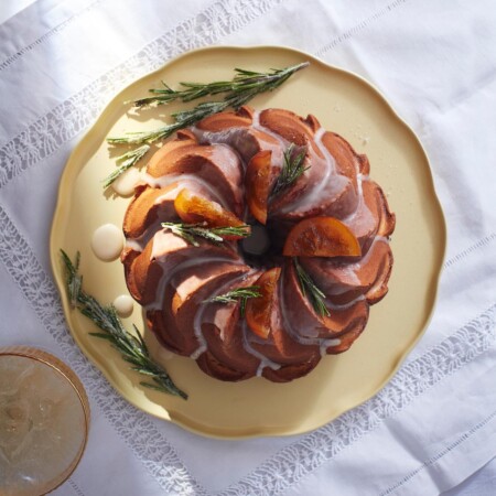 <p><span style="color: #000000;"><strong>EMILE HENRY Керамично плато "MADELEINE SERVING PLATE" </strong></span><br /><span style="color: #000000;">&bull; <strong>Ръчно изработено от 100% естествени материали<br />&bull; Устойчиво на температури: </strong>- 20&ordm; С до + 270&ordm; С<strong><br />&bull; Равномерно разпределение на топлината<br />&bull; Задържа топлината на ястието по-дълго от обикновените съдове<br />&bull; Висока устойчивост на надраскване&nbsp;<br /></strong>&bull; </span><strong><span style="color: #000000;">Материал:</span>&nbsp;&nbsp;<span style="color: #ff0000;">HR&reg; Ceramic (High Resistance) <span style="color: #000000;">/ </span></span></strong><span style="color: #ff0000;"><span style="color: #000000;">Високо устойчива керамика</span></span><strong><span style="color: #ff0000;"><span style="color: #000000;"> / </span><br /><span style="color: #000000;">&bull; Без съдържание на олово, кадмий и никел</span><br /><span style="color: #000000;">&bull;&nbsp;Размери: </span></span></strong><span style="color: #ff0000;"><span style="color: #000000;">&Oslash;</span></span><span style="color: #ff0000;"><span style="color: #000000;">&nbsp;</span></span><span style="color: #ff0000;"><span style="color: #000000;">31</span></span><span style="color: #ff0000;"><span style="color: #000000;">&nbsp;х 2</span></span><span style="color: #ff0000;"><span style="color: #000000;">&nbsp;см</span></span><span style="color: #ff0000;"><br /></span><span style="color: #ff0000;"><span style="color: #000000;"><strong>&bull; Тегло: </strong>1,25 кг</span><br /><span style="color: #000000;">&bull; <strong>Цвят: </strong>бледо жълт</span><br /><span style="color: #000000;">&bull; <strong>Подходящо за: </strong>фурна / микровълнова фурна / фризер / съдомиялна машина</span><br /><strong><span style="color: #000000;">Производител: EMILE HENRY / Франция</span></strong></span></p><br />Марка: Emile Henry <br />Модел: EH 8953-89<br />Доставка: 2-4 работни дни<br />Гаранция: 2 години