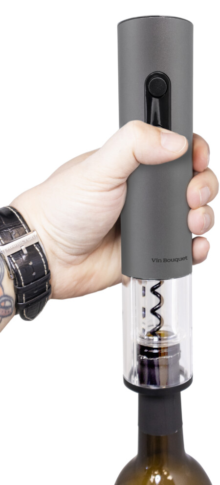 <p><span style="font-size: small;"><strong>Vin Bopuquet Електрически тирбушон<br /></strong></span><strong>&bull; Размери на опаковката: </strong>10 x 32 x 9 см.<br /><strong>&bull; Тегло:</strong> 0,365 кг.<br /><strong>&bull; Консуматив:</strong> 4 бр. батерии, размер АА<br /><strong>Комплектът съдържа:<br /></strong>&nbsp;- Тирбушон<br />&nbsp;- Резачка за фолио<br /><strong>Производител:&nbsp;Vin Bouquet, Испания</strong></p><br />Марка: Vin Bouquet <br />Модел: VB FID 469<br />Доставка: 2-4 работни дни<br />Гаранция: 2 години