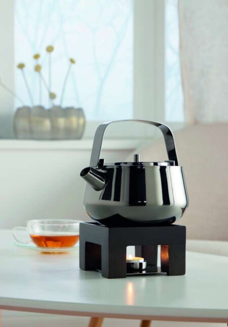 <p><span style="font-size: medium;"><span style="font-size: small;"><strong>PHILIPPI Сет чайник с поставка за подгряване &ldquo;YOKO&ldquo;</strong></span><br /><span style="font-size: small;"><strong>&bull; В комплекта: </strong>чайник + поставка<strong><br />&bull; Материал: </strong>неръждаема стомана с черно хромирано покритие, мангово дърво<br /><strong>&bull; Размер:</strong>&nbsp;12 x 12 x 17 (h) см<br /><strong>&bull; Вместимост: </strong>1000 мл<br /><strong>&bull; Тегло:</strong> 1,3 кг</span><br /><span style="font-size: small;"><strong>Производител: </strong>PHILIPPI / Германия</span><br /><strong><em><span style="font-size: small;">DESIGNER: Michael Kindler</span></em></strong></span></p><br />Марка: PHILIPPI <br />Модел: PH 202038<br />Доставка: 2-4 работни дни<br />Гаранция: 2 години