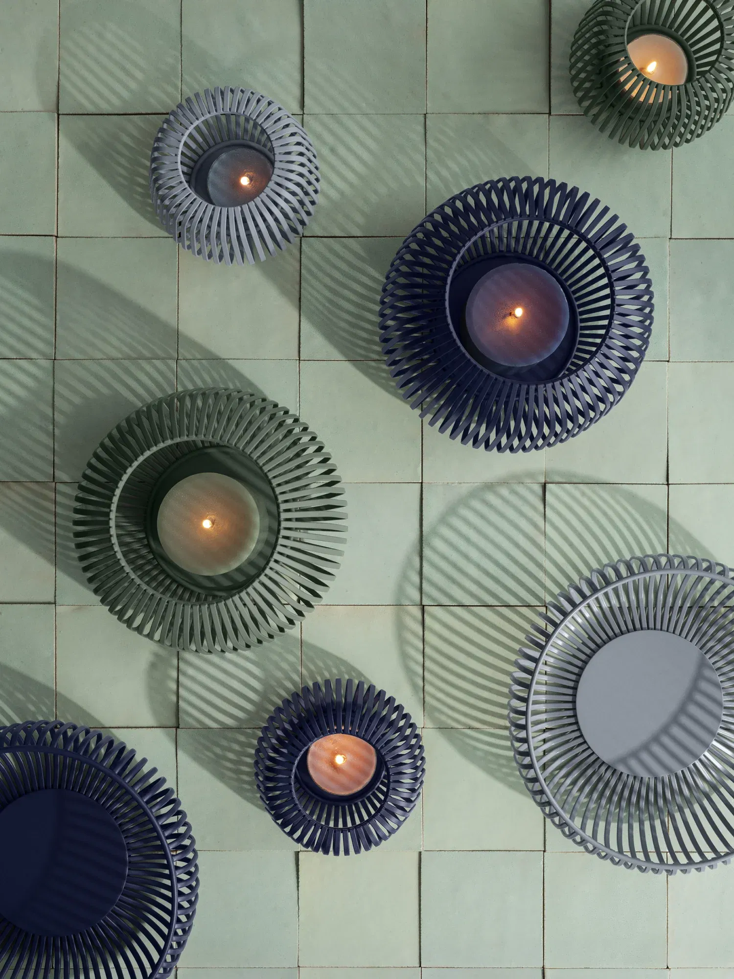 <p><strong>BLOMUS Фруктиера &ldquo;LITO&ldquo; </strong><br /><span>&bull;&nbsp;</span><strong>Цвят:</strong><span>&nbsp; син (Ocean Cavern)</span><br /><span>&bull;&nbsp;</span><strong>Диаметър:</strong><span>&nbsp;25 см</span><br /><span>&bull;&nbsp;</span><strong>Височина:</strong>&nbsp;9,5<span>&nbsp;см<br /><strong>&bull; Тегло:</strong> 1 кг</span><br /><span>&bull;&nbsp;</span><strong>Материал:</strong><span>&nbsp;прахово боядисана неръждаема стомана</span><br /><span>&bull;&nbsp;</span><strong>Производител:</strong><span>&nbsp;BLOMUS, Германия</span><br /><strong>DESIGN:&nbsp;<em>Nina Th&ouml;ming</em></strong></p><br />Марка: BLOMUS <br />Модел: BLOMUS 64876<br />Доставка: 2-4 работни дни<br />Гаранция: 2 години