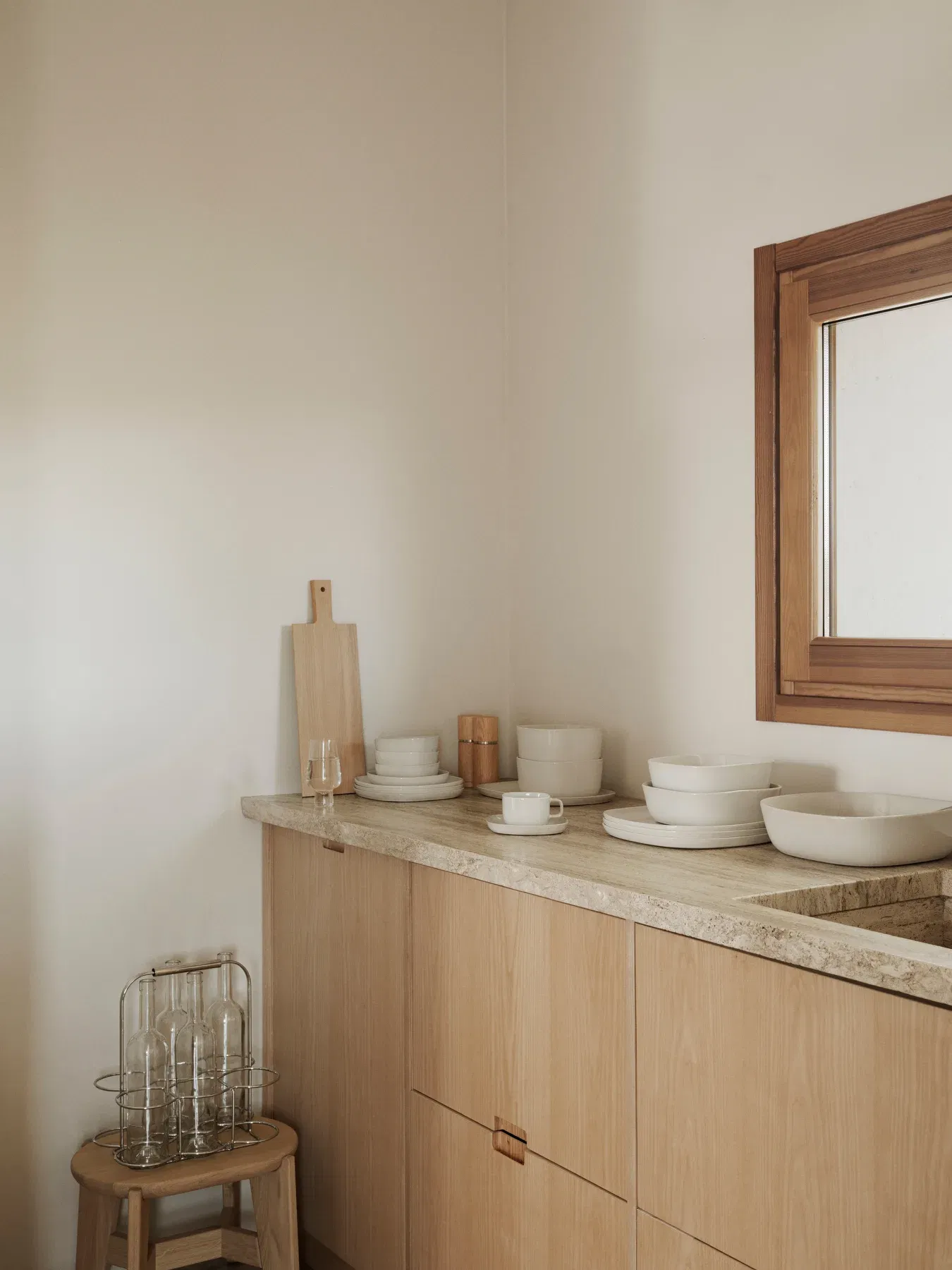 <p><strong>BLOMUS Купа VAHLO<br /></strong><strong>&bull; Цвят:&nbsp;</strong>бежов (Moonbeam)&nbsp;<br /><strong>&bull; Размери:</strong> 17 х 17 х 10 см<br /><strong>&bull; Материал:</strong>&nbsp;керамика<br /><strong>&bull; Подходяща за микровълнова фурна</strong><br /><strong>&bull; Подходяща за съдомиялна машина</strong><br /><strong>Производител: BLOMUS / Германия<br /><em>DESIGN: Sebastian Herkner</em></strong></p><br />Марка: BLOMUS <br />Модел: BLOMUS 64766<br />Доставка: 2-4 работни дни<br />Гаранция: 2 години