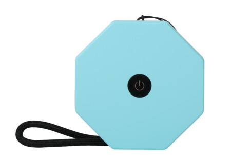 <p><strong>GINGKO Сгъваема смарт лампа &ldquo;Mini Twist Hexagon&ldquo; - цвят син</strong><br /><strong>&bull; Захранване:&nbsp;</strong><span>литиево-йонна батерия - 3,7 V; 300 mAh</span><br /><span><strong>&bull; Живот на батерията:&nbsp;</strong>6-8 часа<br /></span><strong>&bull; Време за зареждане:</strong><span>&nbsp;1-2 часа</span><br /><strong>&bull; Размери сгъната:&nbsp;</strong><span>8,2 х 8,2 х 1,5 см.<br /><strong>&bull; Височина разгъната:</strong>&nbsp;до 14 см.</span><br /><strong>&bull; Материал:</strong><span>&nbsp;ABS пластмаса, хартия&nbsp;Tyvek (водоустойчива и здрава)</span><br /><strong>&bull; Напълно преносима</strong><br /><strong>&bull; Цветна температура:&nbsp;</strong><span>2300К</span><span><br /><strong>&bull; Светлинен поток:</strong>&nbsp;60 lm<br /><strong>&bull; Цвят:</strong>&nbsp;лагунен тюркоаз<br /><strong>Производител: GINGKO DESIGN/ Англия</strong></span></p><br />Марка: Gingko Design <br />Модел: Gingko G036M-TL<br />Доставка: 2-4 работни дни<br />Гаранция: 2 години