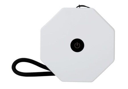 <p><strong>GINGKO Сгъваема смарт лампа &ldquo;Mini Twist Hexagon&ldquo; - цвят бял</strong><br /><strong>&bull; Захранване:&nbsp;</strong><span>литиево-йонна батерия - 3,7 V; 300 mAh</span><br /><span><strong>&bull; Живот на батерията:&nbsp;</strong>6-8 часа<br /></span><strong>&bull; Време за зареждане:</strong><span>&nbsp;1-2 часа</span><br /><strong>&bull; Размери сгъната:&nbsp;</strong><span>8,2 х 8,2 х 1,5 см.<br /><strong>&bull; Височина разгъната:</strong>&nbsp;до 14 см.</span><br /><strong>&bull; Материал:</strong><span>&nbsp;ABS пластмаса, хартия&nbsp;Tyvek (водоустойчива и здрава)</span><br /><strong>&bull; Напълно преносима</strong><br /><strong>&bull; Цветна температура:&nbsp;</strong><span>2300К</span><span><br /><strong>&bull; Светлинен поток:</strong>&nbsp;60 lm<br /><strong>&bull; Цвят:</strong>&nbsp;бял<br /><strong>Производител: GINGKO DESIGN/ Англия</strong></span></p><br />Марка: Gingko Design <br />Модел: Gingko G036M-WE<br />Доставка: 2-4 работни дни<br />Гаранция: 2 години