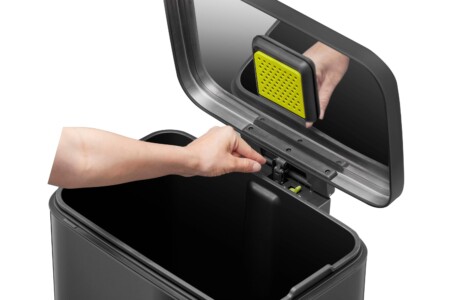 <p><span style="color: #000000;"><span style="font-size: small;"><strong><strong>EKO Кош за отпадъци с педал &ldquo;MADISON&ldquo; - 50 литра </strong></strong></span><strong><br /> <strong>&bull; Материал:</strong> </strong>матирана неръждаема стомана<strong><br /><strong>&bull; Цвят:</strong>&nbsp;</strong>черен мат<strong><br /><strong>&bull; Вместимост:</strong> </strong>50 литра<strong> <br /><strong>&bull; Размери:</strong> </strong>36 х 43 х 65 см.<strong><br /><strong>&bull; Вътрешна пластмасова кофа</strong><br /><strong>&bull; Покритие срещу пръстови отпечатъци</strong><br /><strong>&bull; Безшумно и плавно отваряне и затваряне на капака</strong><br /><strong>&bull; Функция за заключване на капака в отворена позиция, за лесно почистване или смяна на торбата</strong><br /><strong>&bull; Фиксатор за найлонов чувал / торба</strong><br /><strong>Производител: EKO EUROPE / Холандия</strong></strong></span></p><br />Марка: EKO-EUROPE <br />Модел: EKO 936150 - Matt black<br />Доставка: 2-4 работни дни<br />Гаранция: 2 години