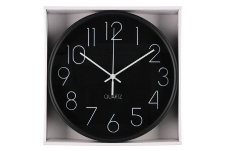 <p><strong>4LIVING Часовник за стена &ldquo;Hour&ldquo; - цвят черен - &Oslash; 25 см.</strong><br /><strong>&bull;&nbsp;Материал:</strong><span>&nbsp;стъкло, алуминий, пластмаса</span><br /><strong>&bull; Цвят:</strong><span>&nbsp;черен</span><br /><strong>&bull; Размери:</strong><span>&nbsp;&Oslash; 25 х 4 см.</span><br /><strong>&bull;&nbsp;Тегло:&nbsp;</strong><span>0,550 кг.</span><br /><strong>&bull; Захранване:</strong><span>&nbsp;1 х АА 1,5 V (не е включена)<br /></span><strong>Производител: Tammer Brands/ Финландия</strong></p><br />Марка: 4LIVING <br />Модел: TB 4Living 628155<br />Доставка: 2-4 работни дни<br />Гаранция: 2 години