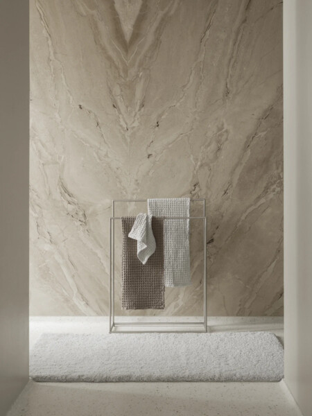 <p><strong>BLOMUS Двойна поставка за кърпи MODO </strong><br /><strong>&bull; Размер: </strong>60 х 18 х&nbsp;84&nbsp;<span>см<br /><strong>&bull; Тегло: </strong>3,37 кг</span><br /><strong>&bull; Материал:</strong><span>&nbsp;матирана неръждаема стомана</span><br /><strong>&bull; Цвят:</strong><span>&nbsp;хром мат</span><br /><strong>&bull; Производител:</strong><span>&nbsp;BLOMUS, Германия<br /><em><strong>DESIGN: Studio Blomus</strong></em><br /></span></p><br />Марка: BLOMUS <br />Модел: BLOMUS 67566<br />Доставка: 2-4 работни дни<br />Гаранция: 2 години